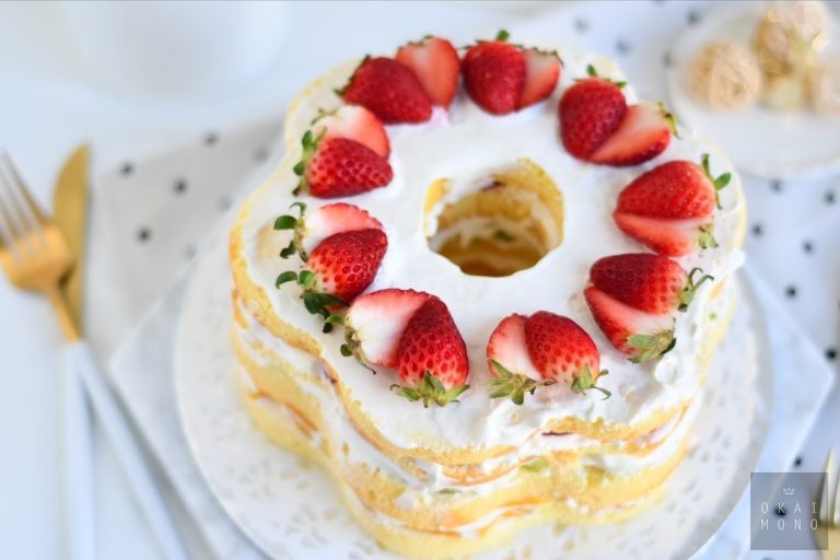 Naked Flower Fruit Cake