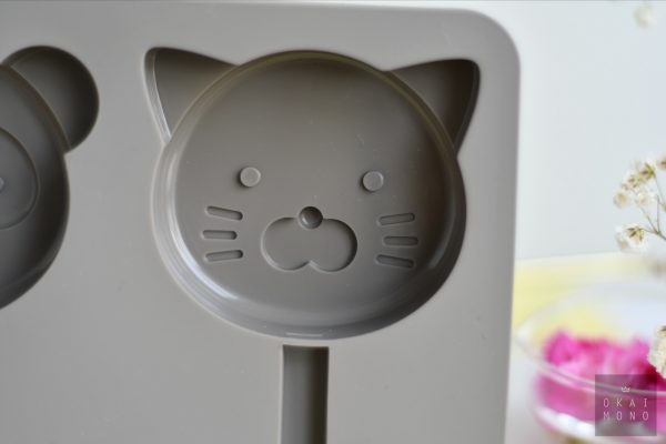 Okaimono Ice Popsicle Mould - Racoon & Cat